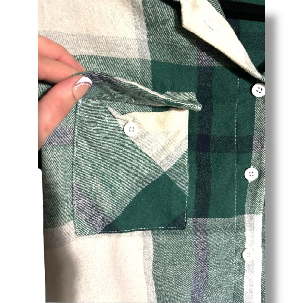Shein Plaid Flannel Green and White Button-Up Womens Long Sleeve Shirt - Picture 13 of 15